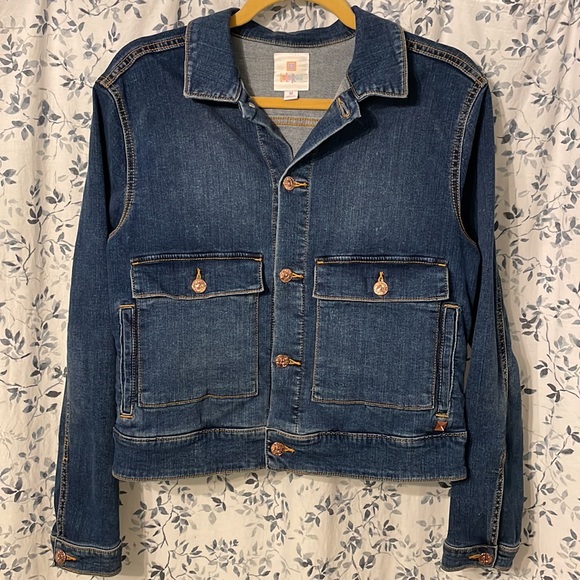LuLaRoe Jackets & Blazers - LuLaRoe Harvey Denim Jacket Rose Gold Size M EUC